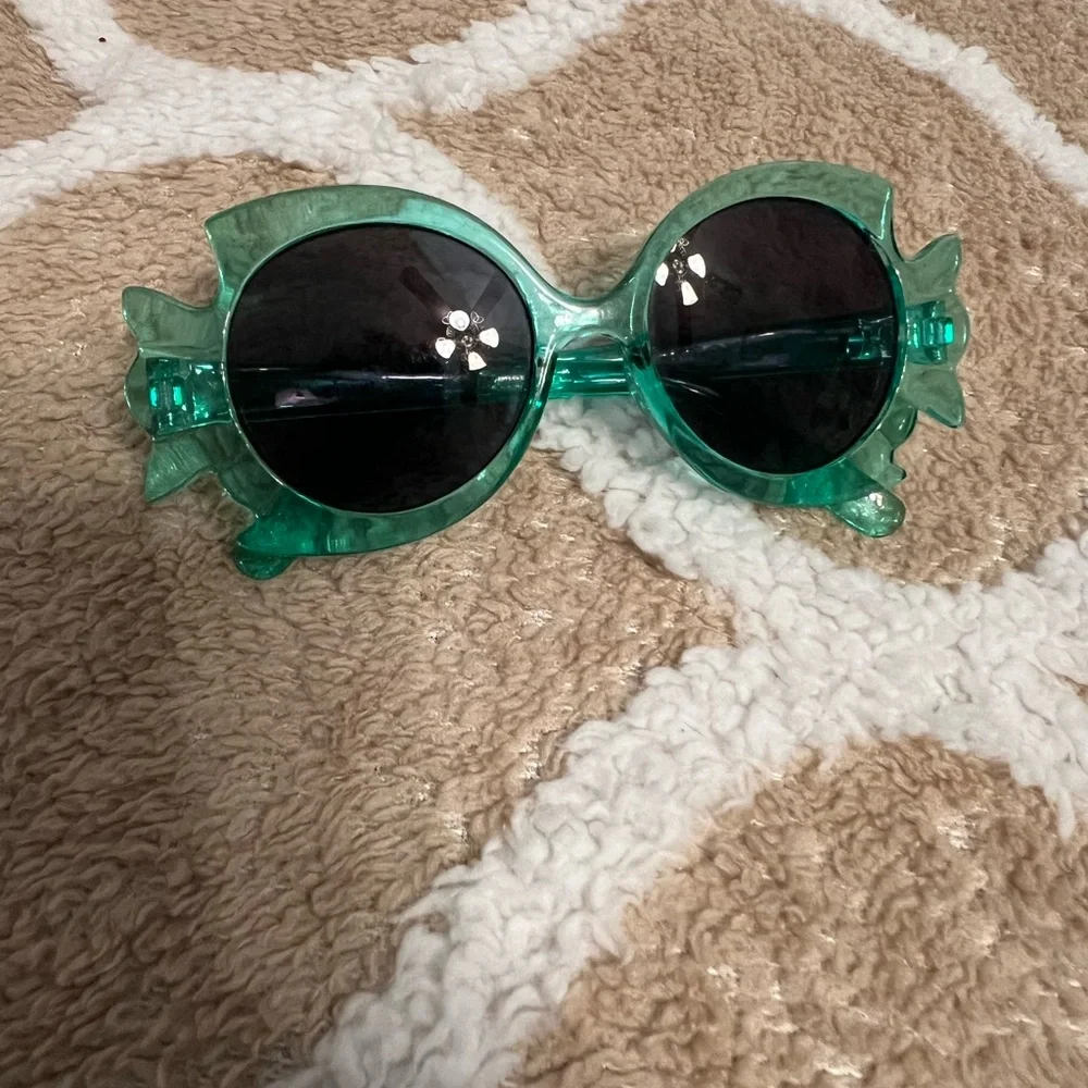 Carter's Kids Girls Green Fish Sunglasses